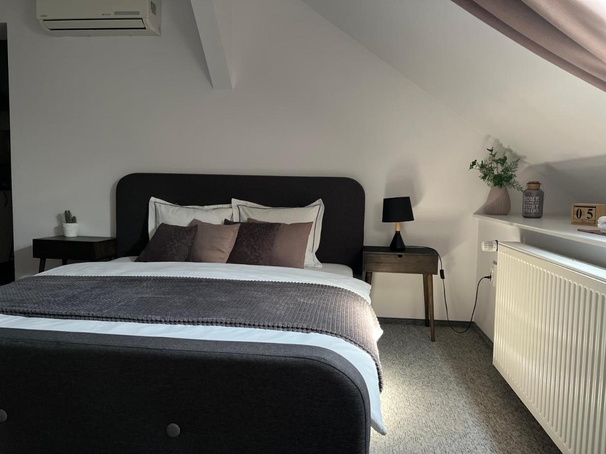 Bulevard Mansards Satu Mare Exterior foto